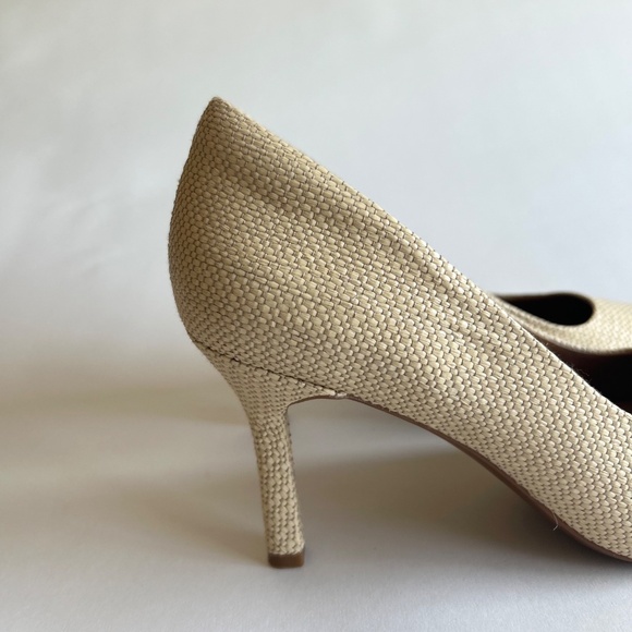 New Nordstrom Rack Cream Weaving Manmade Leather Point Toe Heels size 9 - Picture 3 of 14